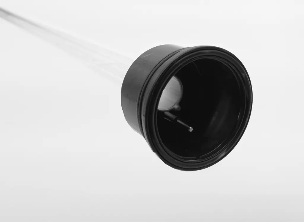 PCUS75_Pro-ClearUltra_UVClarifier_Sleeve_EndCloseUp-2_RGB300_SM-1.webp
