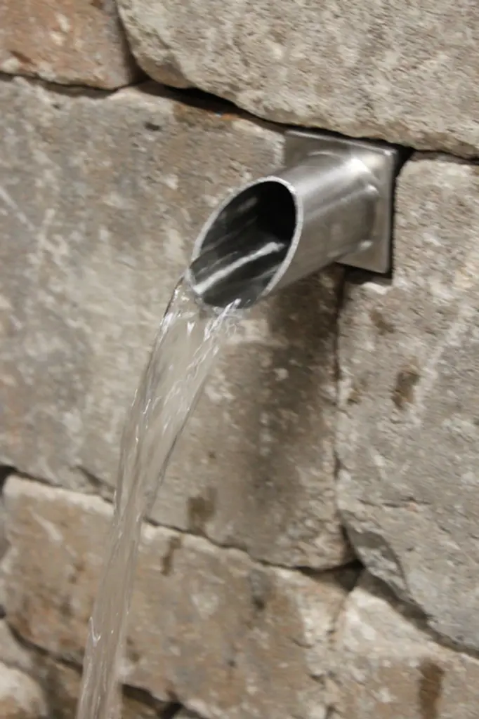 formal_falls_spout_round_large_1_big_1__84928.webp