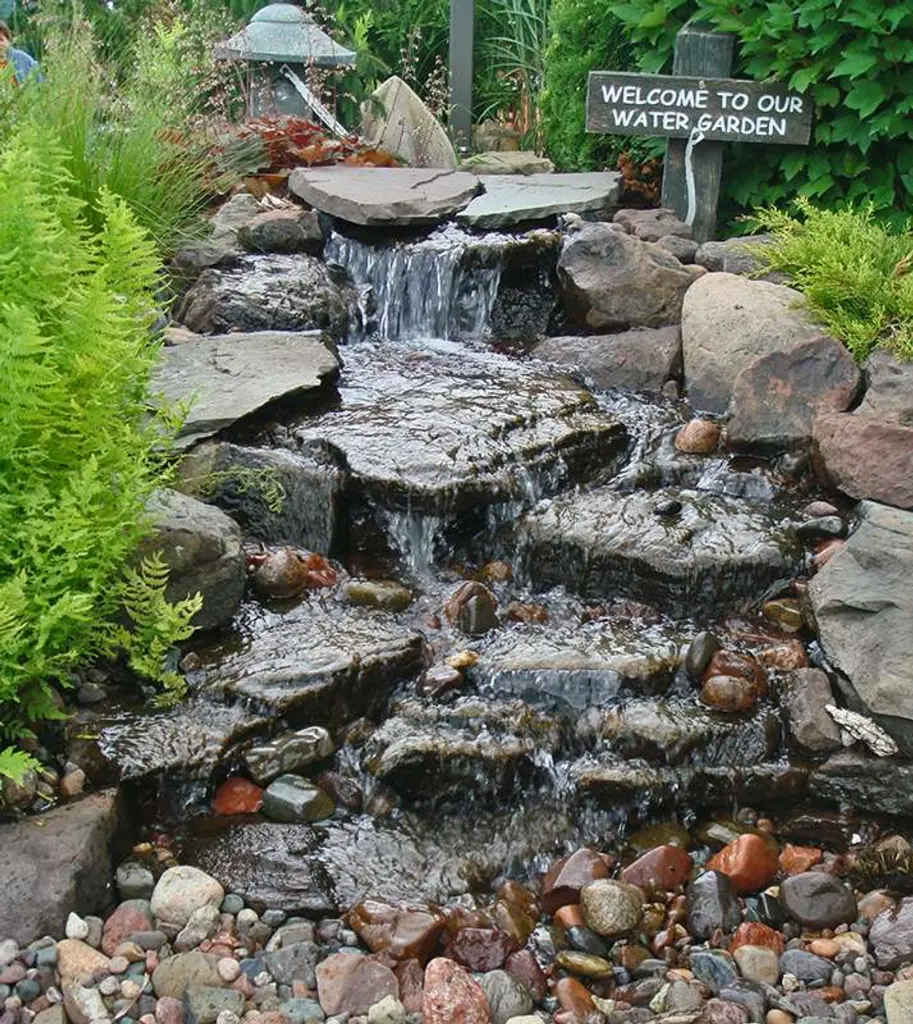 20-DIY-Cascade-Box_5443__57550.webp